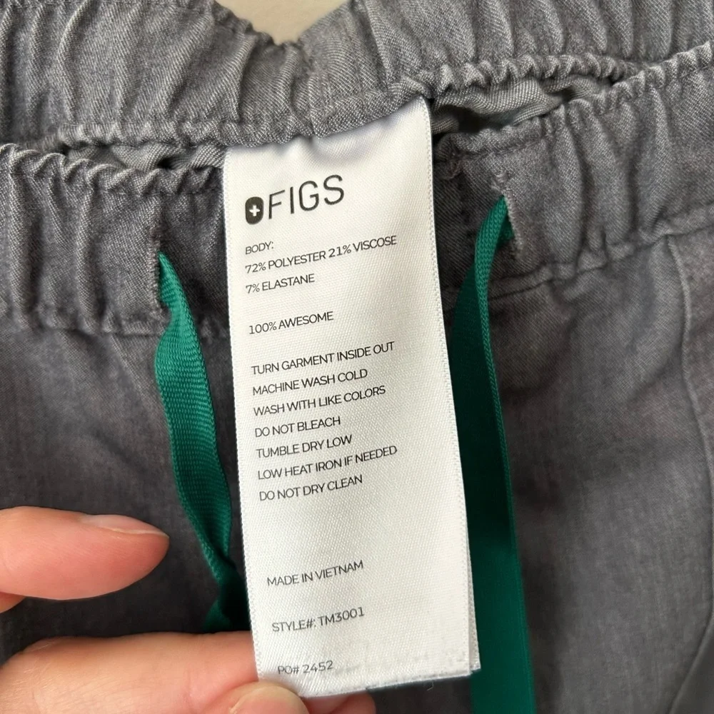 Figs Cairo Cargo Scrub Pants in Graphite Size Large